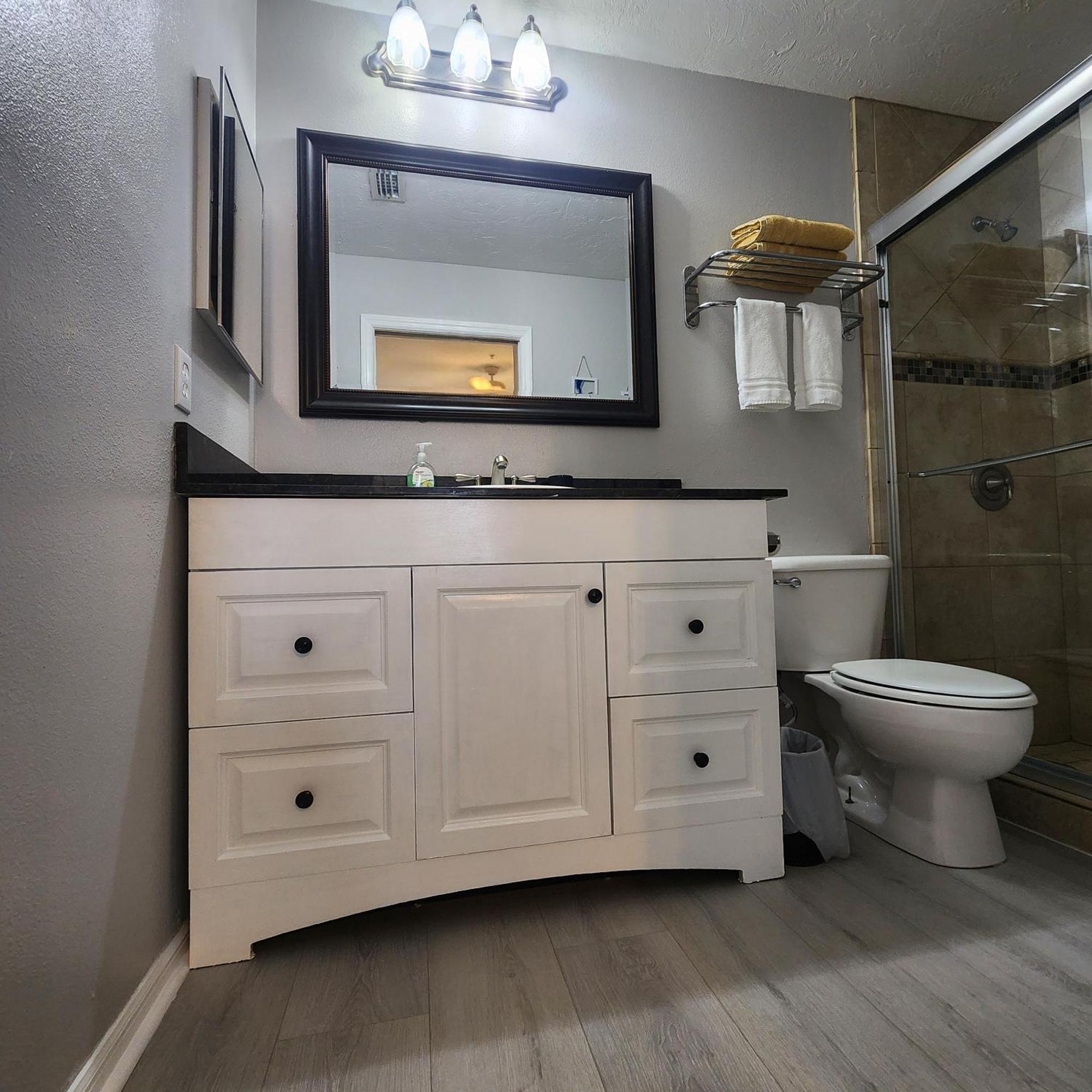 1 Bed 1 Bath At Img Near Beach برادنتون المظهر الخارجي الصورة