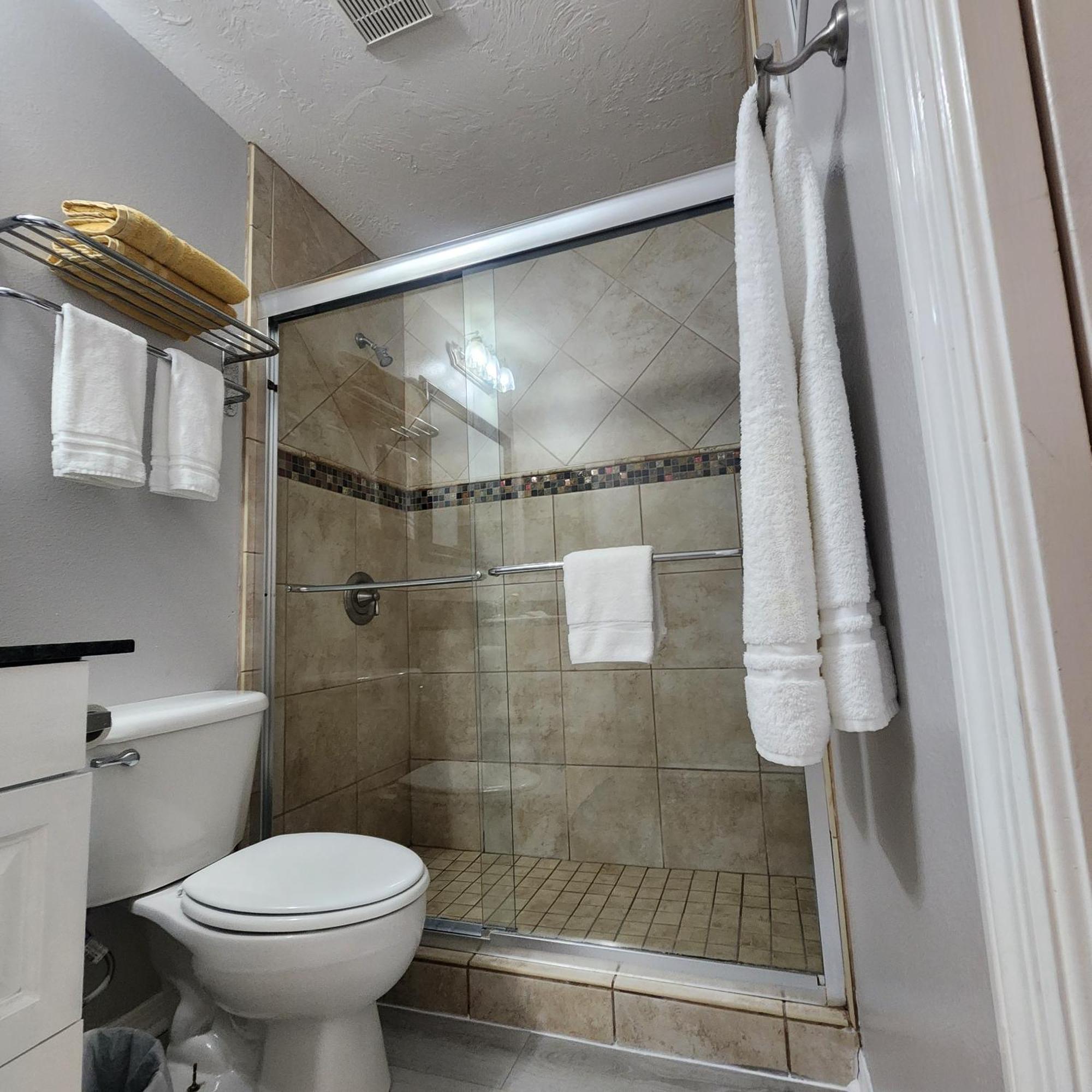 1 Bed 1 Bath At Img Near Beach برادنتون المظهر الخارجي الصورة